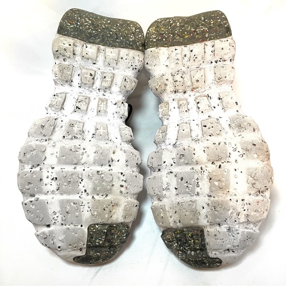 NIKE Space Hippie 04 Men’s Sneaker in Black/Volt - Picture 7 of 8